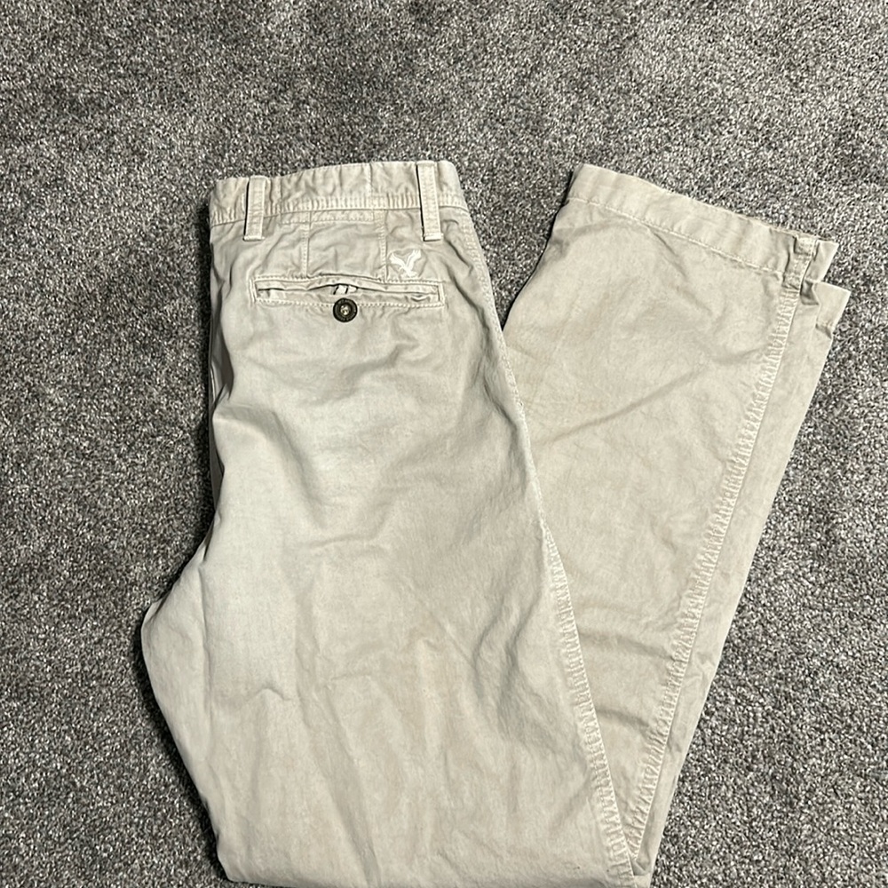 🦅Mens 32/34 Am. Eagle khakis like new!!!!🦅